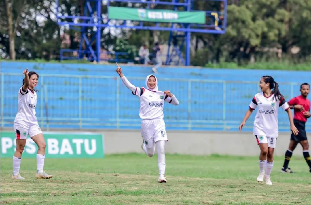 Siswi Berprestasi: Ellena Dwi Anandawati Raih Juara 1 Sepak Bola Putri di Porprov Jatim IX 2025